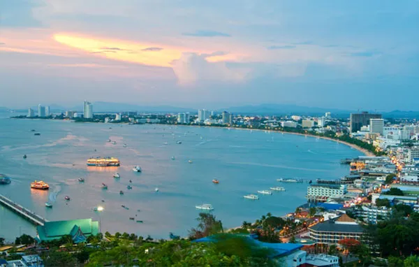 Living in Thailand: Explore the Regions of Chonburi, Pattaya, Jomtien cover