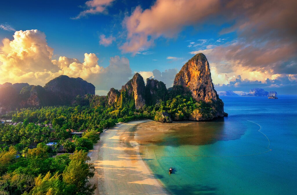 Thailand Travel Experiences: Adventure and Luxury in Jungles and Beaches cover