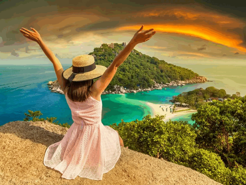 Luxury Yacht Guide: Island-Hopping in Style Around Koh Samui & Koh Tao cover